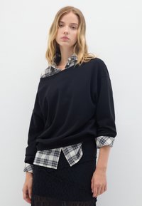 Пуловер Пуловер