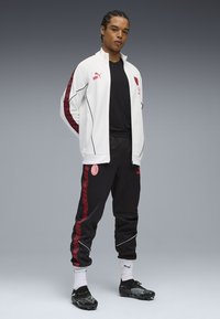 Спортивная куртка