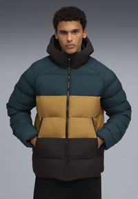 Зимняя куртка