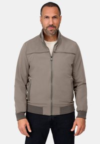 Куртка бомбер