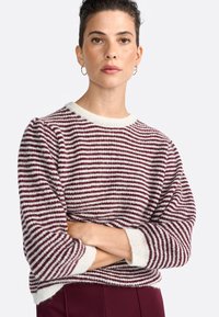 Пуловер с рукавом три четверти