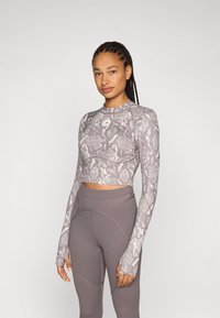 Спортивная майка