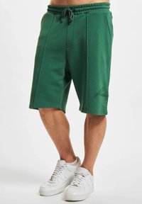 Шорты Шорты