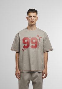 Футболка Футболка