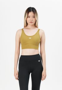 Спортивный топ