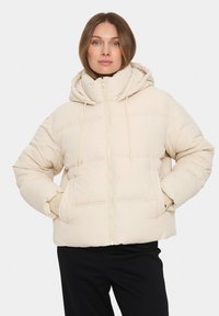 Короткая куртка