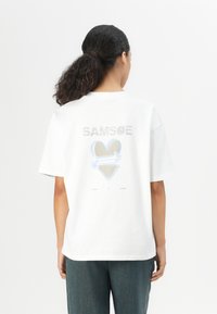 Футболка Футболка