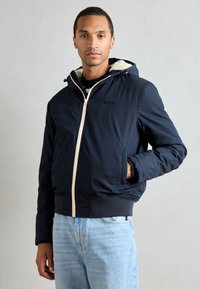 Зимняя куртка Зимняя куртка