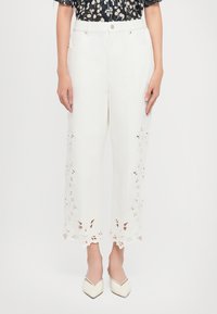 Джинсы бойфренда