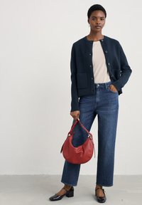 Вязаная кофта