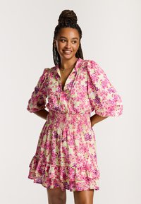 Короткое платье