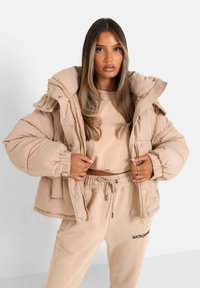 Зимняя куртка Зимняя куртка