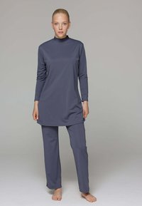 Слитный купальник Слитный купальник