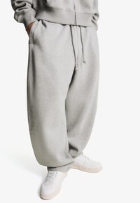 Спортивные штаны