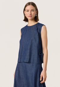 Джинсовая жилетка