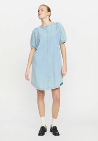 Джинсовое платье