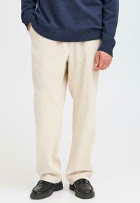 Вельветовые брюки