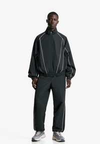 Спортивные штаны