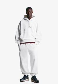 Спортивные штаны