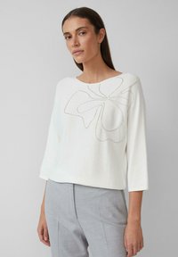 Пуловер с рукавом три четверти