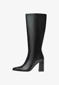 Высокие сапоги