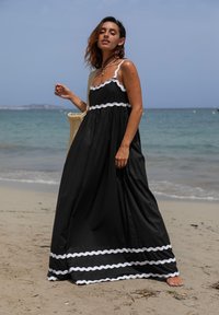 Пляжное платье