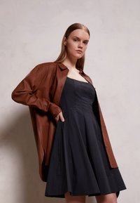 Короткое платье