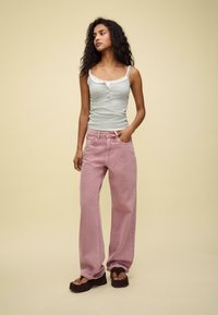 Свободные джинсы Свободные джинсы