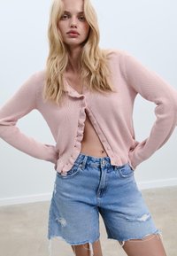 Вязаная кофта