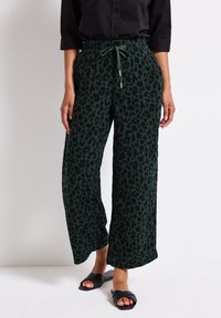 Широкие брюки