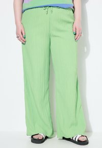 Широкие брюки