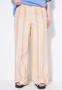 Широкие брюки