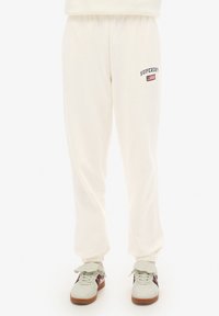 Спортивные штаны