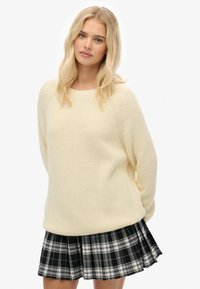 Длинный пуловер