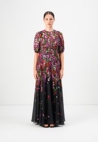 Длинное платье