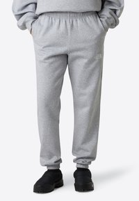 Спортивные штаны Спортивные штаны