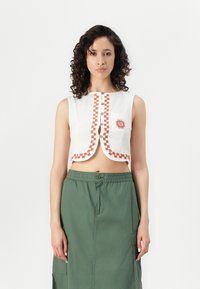 Блузка без рукавов