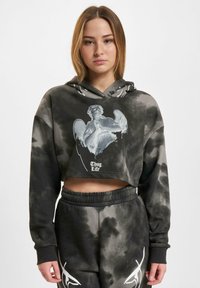 Пуловер с капюшоном Пуловер с капюшоном