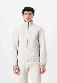 Куртка-дождевик