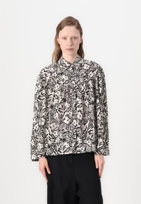 Атласная блузка