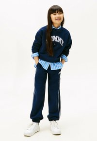 Спортивные штаны