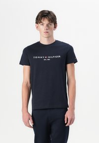 Футболка Футболка