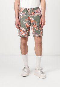 Шорты Шорты