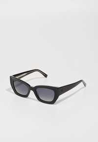 Солнечные очки