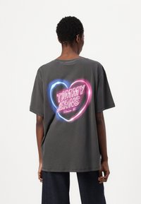 Лонгслив Лонгслив