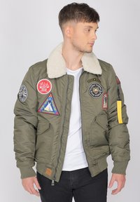 Зимняя куртка