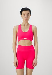 Бюстгальтер без косточек