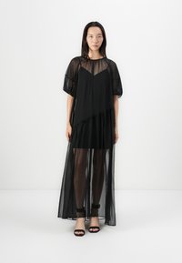 Твинсет Твинсет