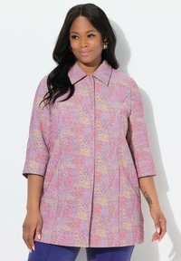 Короткое пальто