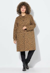 Шерстяное пальто